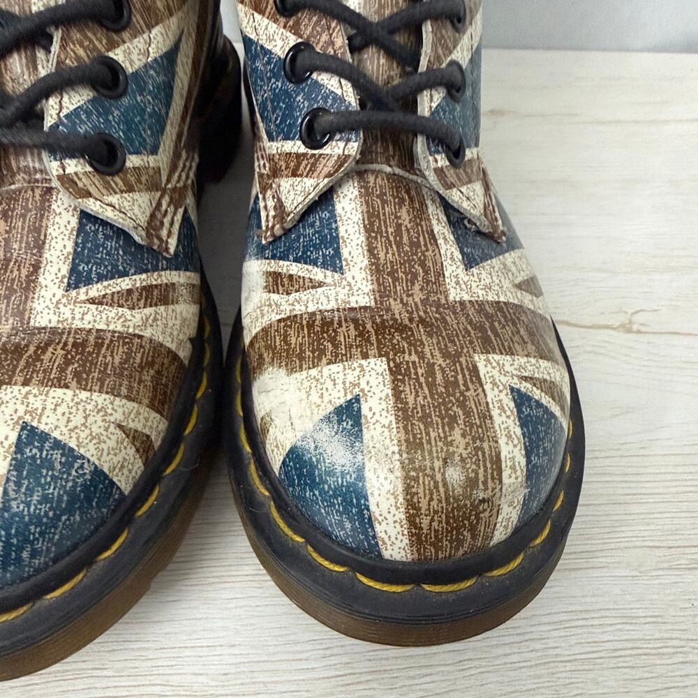 Dr. Martens Pascal Virginia Union Jack Boots Womens Size 6 US - Picture 3 of 14